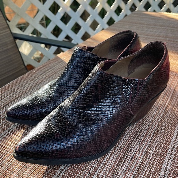 Lucky Brand Tabea Snake Print Booties | 7.5 | Leather - Picture 4 of 9